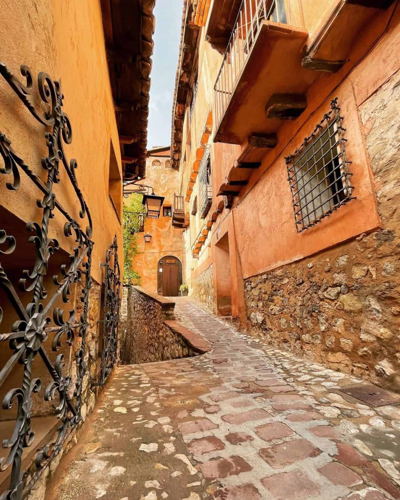 Albarracín lo tiene todo para ser uno de los pueblos más bonitos de España.